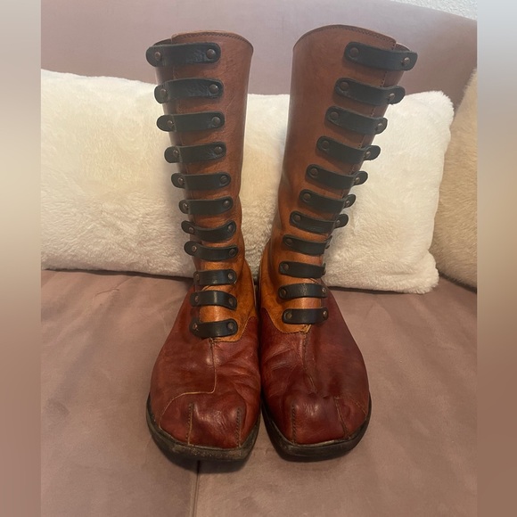 Handmade Cydwoq boots, red and brown sz 39 8.5 - Picture 3 of 8